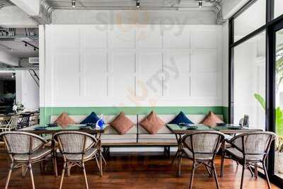 อัญชันเทอเรส