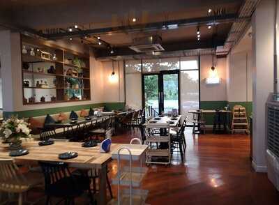 อัญชันเทอเรส