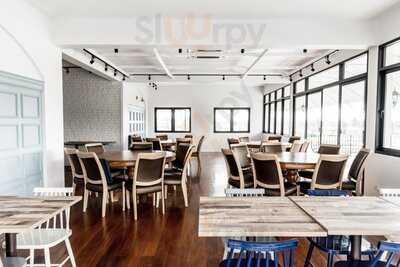 อัญชันเทอเรส