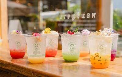 หอมรัญจวน คาเฟ่ขนมไทย ทาวน์อินทาวน์