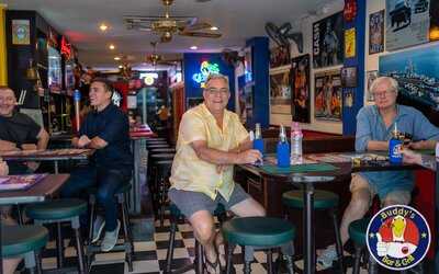 Buddy's Bar & Grill (soi 8)