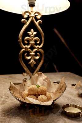 แมนชั่นร้างสุขุมวิทบาร์