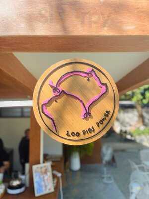 200pigspower Noodle Café , Chiang Mai