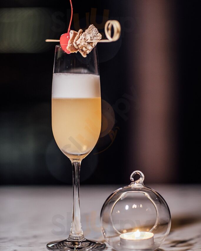 Cha Cha Music Lounge