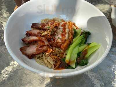 200pigs Power Noodle Cafe