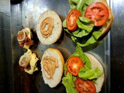 Sports Burgers Phi Phi