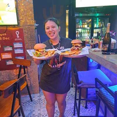 Sports Burgers Phi Phi