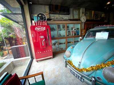 Folktales Cafe & Bistro