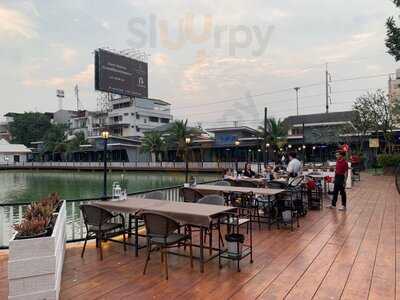 Bajika Restaurant And Music