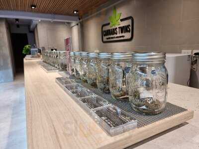 Cannabis Twins