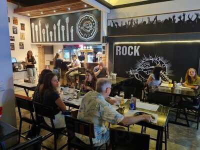 Mad Bulldog Pub & Grub