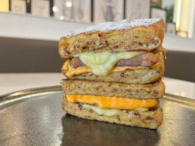 White Dragon Cafe And Bistro