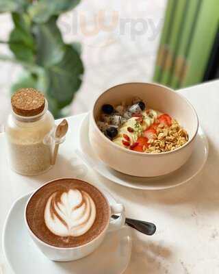 White Dragon Cafe And Bistro