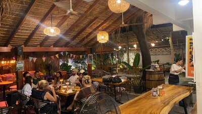 Calm Bangkok - Grill, Garden & Guinguette