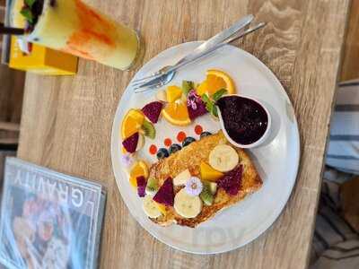 Gravity Cafe’ & Bistro