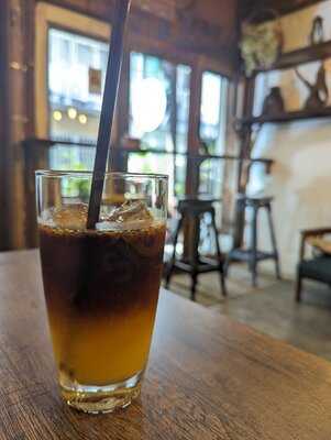 Sokozy Café & Bowls Asok