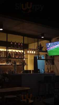 Vanguard Bar And Cocktail