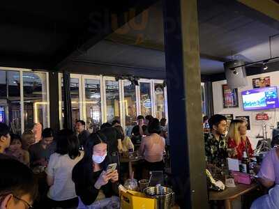 Vanguard Bar And Cocktail