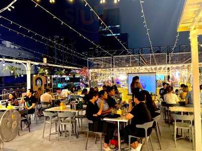 Vanguard Bar And Cocktail