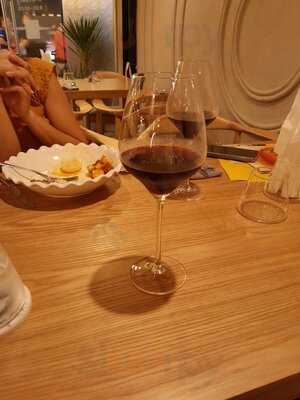 Emotion Modern Food & Drinks