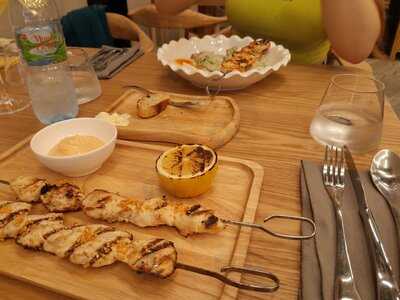 Emotion Modern Food & Drinks