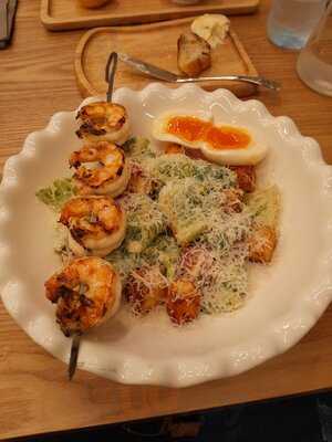 Emotion Modern Food & Drinks