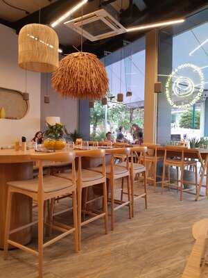 Emotion Modern Food & Drinks