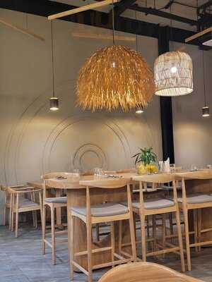 Emotion Modern Food & Drinks