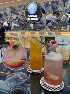 Osca & Blanco Bar And Restaurant