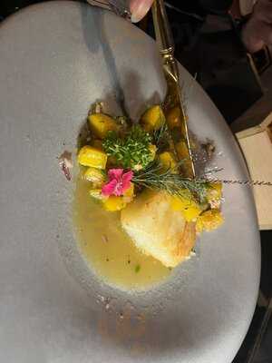 Osca & Blanco Bar And Restaurant