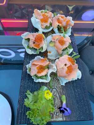 Osca & Blanco Bar And Restaurant