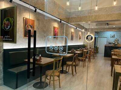 บ้านเส้นสาย