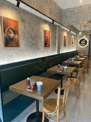 บ้านเส้นสาย