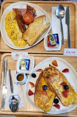 Double U Coffee & Bakery