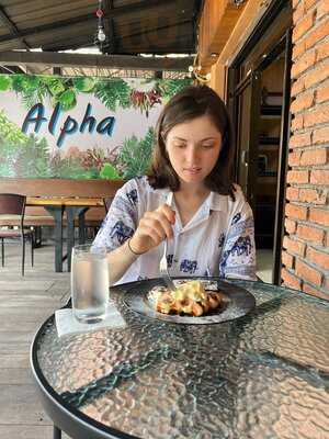 อัลฟ่า โฮสเทล คาเฟ่ แอนด์ บาร์