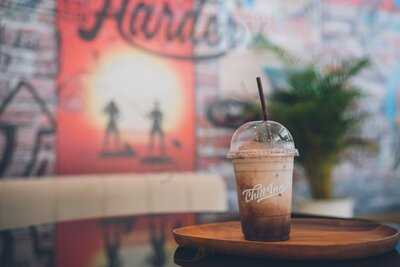 Chill Inn Hostel & Cafe