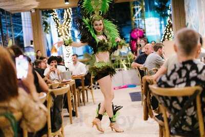 The Deck Bangkok (sukhumvit Soi 20)