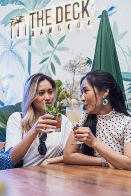 The Deck Bangkok (sukhumvit Soi 20)