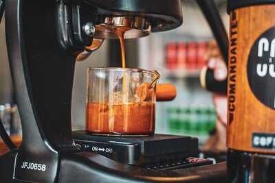 Coffee It's Me Slow Bar