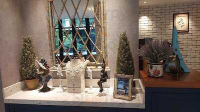 Qrumb Vegan Restaurant And Cafe