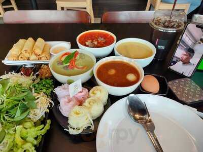 Namyapoo Station Bar & Restaurant