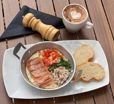 Noor Cafe & Restaurant