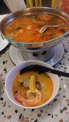 Moom Muum Park Soi 11