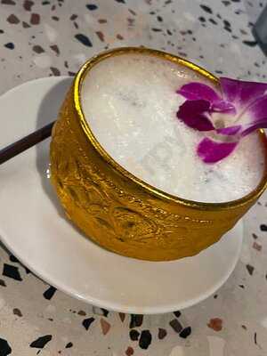 Moom Muum Park Soi 11