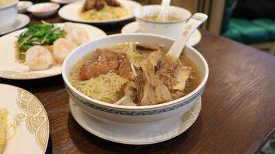 Mak's Noodle Thailand