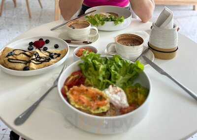 Jolly Café - Breakfast & Coffee