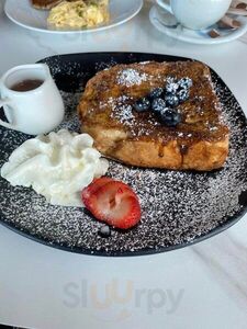 Qulture Lounge & Cafe