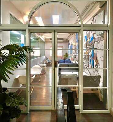 Theo Cafe And Restaurant Bangkok