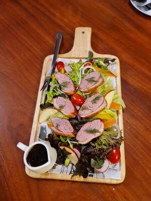 Pink Typhoon Atelier & Café