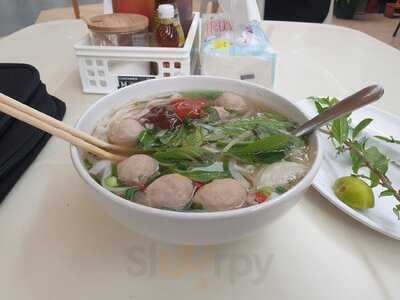 Hero Bánh Mì & Phở - Ari